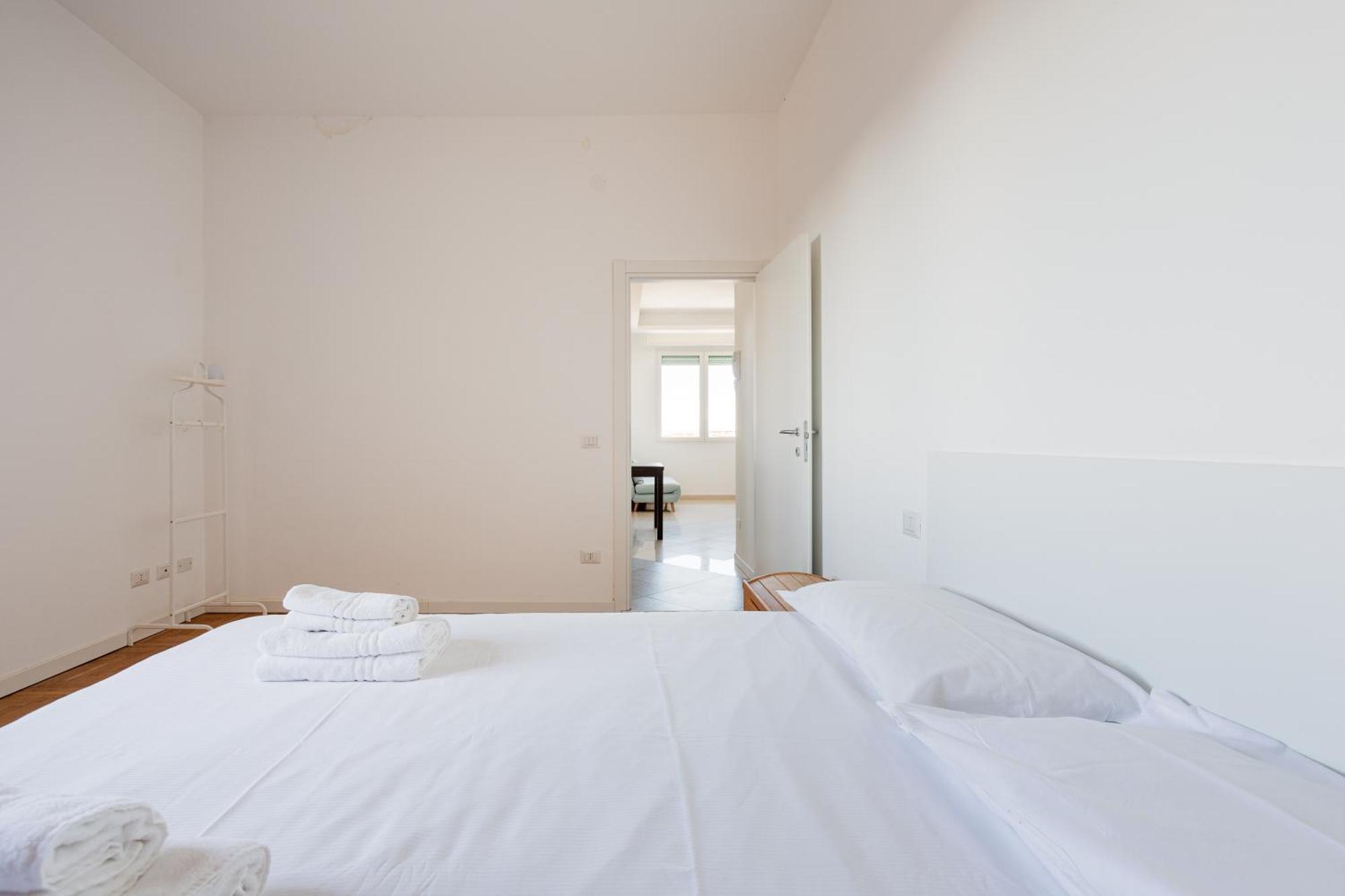 Elegant Milan Apartment In Restocco Area Bagian luar foto