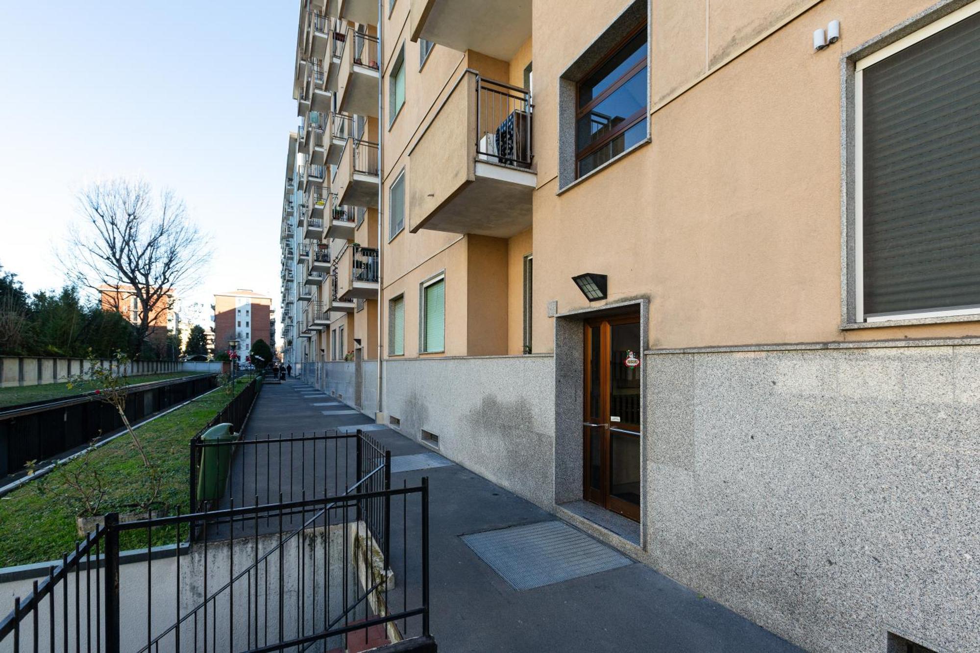Elegant Milan Apartment In Restocco Area Bagian luar foto